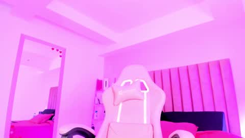 Sussan Nicole  online show from 10-17-25, 12:19