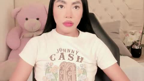 Sussie Tompsom online show from 12-18-25, 04:46