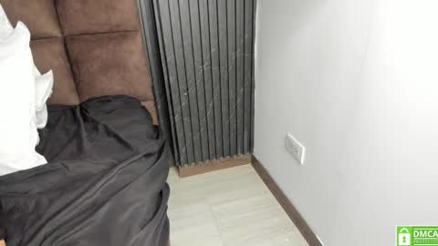 Snapshot of sussy_vixen chatting on 10-18-25, 09:32 sussy_vixen online show from 10-18-25, 09:32