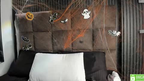 Snapshot of sussy_vixen chatting on 10-24-25, 07:43 sussy_vixen online show from 10-24-25, 07:43