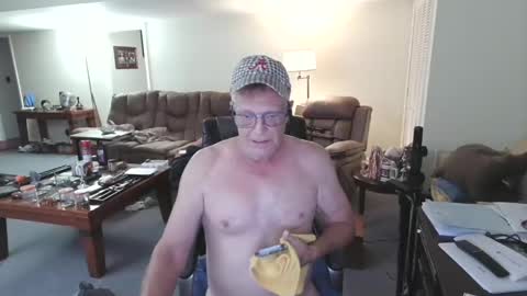 suttond4858 online show from 10-26-25, 04:18