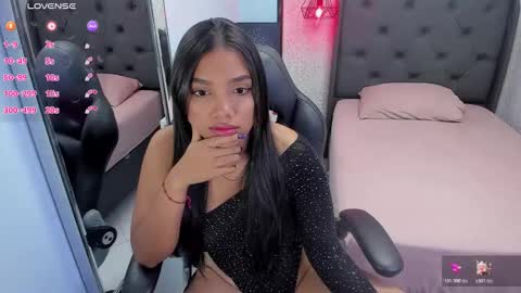 S U Z E T  online show from 11-24-25, 07:35