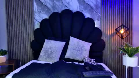 suzie_cox online show from 09-22-25, 01:24