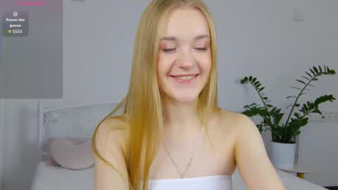 Suzi online show from 11-19-25, 02:39