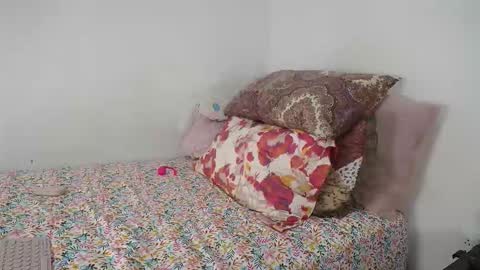 Snapshot of suzyitsstunning23 chatting on 10-19-25, 02:23 suzy online show from 10-19-25, 02:23