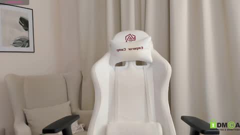 Suzy  next stream  Thursday Friday Saturday online show from 12-27-24, 05:20