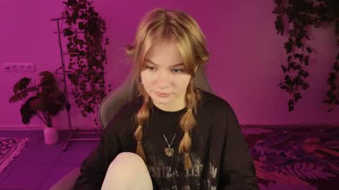 Eva online show from 10-17-25, 01:09