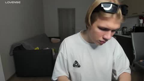 Swen online show from 11-26-25, 01:56