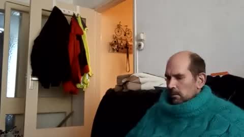 sweaterboy666 online show from 10-28-25, 11:25