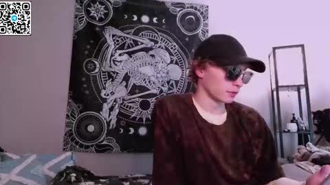 Snapshot of sweathome chatting on 10-15-25, 09:20 sweaties3 online show from 10-15-25, 09:20