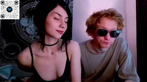 Snapshot of sweathome chatting on 11-18-25, 04:22 sweaties3 online show from 11-18-25, 04:22