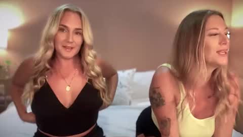 Swedish Candii online show from 11-30-25, 03:43