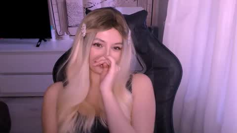 Snapshot of sweeet_baby0 chatting on 11-28-25, 03:20 Kate online show from 11-28-25, 03:20