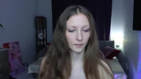 Snapshot of sweeet_lilit chatting on 10-19-25, 09:48 SwitLilit online show from 10-19-25, 09:48
