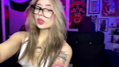 Valeria online show from 12-16-25, 08:19