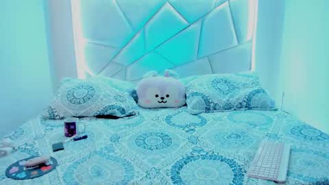 Nikki model independent online show from 11-25-25, 02:00