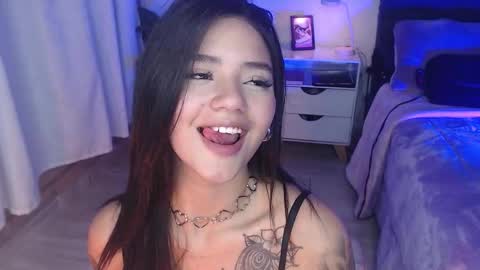 sweeetkittyy22 online show from 09-27-25, 05:01