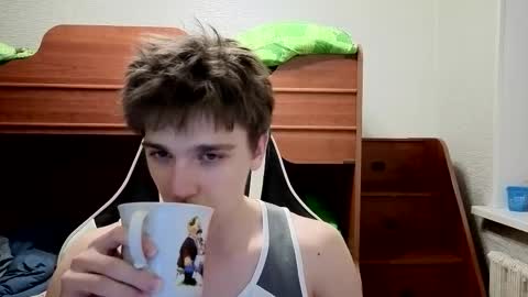 Snapshot of sweeetyangeel chatting on 11-12-25, 07:03 sweeetyangeel online show from 11-12-25, 07:03