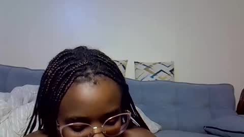 pixiee online show from 12-05-25, 02:47