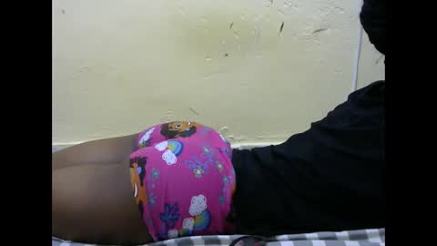 Snapshot of sweet_amor254 chatting on 09-20-25, 09:05 Silvia online show from 09-20-25, 09:05