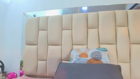 Amye  online show from 11-25-25, 07:47