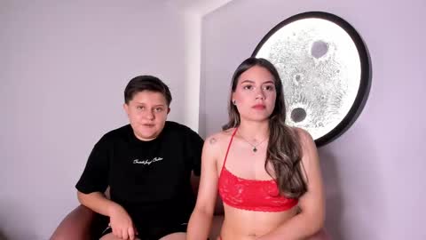 Andrea Y Melisa online show from 10-03-25, 01:52