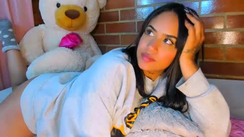 Stephanie online show from 03-09-25, 04:27