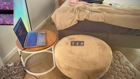 Snapshot of sweet_ass_sasha chatting on 10-01-25, 02:56 Sasha online show from 10-01-25, 02:56