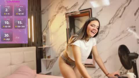 Snapshot of sweet_babe__ chatting on 02-26-26, 10:03 Violet online show from 02-26-26, 10:03