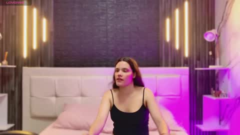 Snapshot of sweet_babe__ chatting on 02-28-26, 10:38 Violet online show from 02-28-26, 10:38