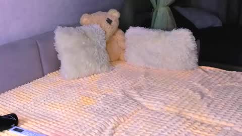 Snapshot of sweet_barbe chatting on 10-27-25, 03:38 Alice online show from 10-27-25, 03:38