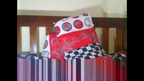 Snapshot of sweet_blackberry93 chatting on 10-22-25, 11:54 bella online show from 10-22-25, 11:54