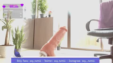 Tutti  online show from 12-21-25, 01:07