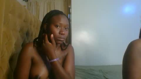 Snapshot of sweet_camila5 chatting on 10-25-25, 09:50 Camila online show from 10-25-25, 09:50