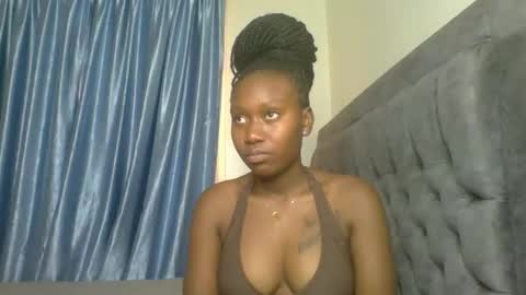 Snapshot of sweet_camila5 chatting on 11-04-25, 05:06 Camila online show from 11-04-25, 05:06