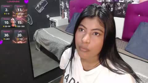 Snapshot of sweet_canelaa73 chatting on 12-17-25, 10:27 canelaa online show from 12-17-25, 10:27