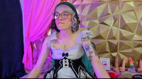 Snapshot of sweet_emmili chatting on 12-15-24, 03:20 emmili online show from 12-15-24, 03:20