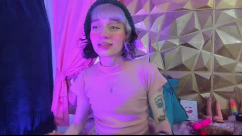 Snapshot of sweet_emmili chatting on 12-24-24, 11:49 emmili online show from 12-24-24, 11:49