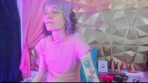 Snapshot of sweet_emmili chatting on 01-01-25, 12:11 emmili online show from 01-01-25, 12:11