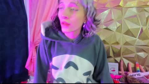 Snapshot of sweet_emmili chatting on 01-04-25, 12:16 emmili online show from 01-04-25, 12:16