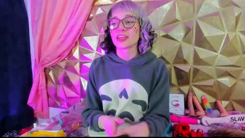 Snapshot of sweet_emmili chatting on 01-04-25, 03:17 emmili online show from 01-04-25, 03:17