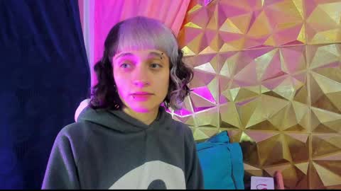 Snapshot of sweet_emmili chatting on 01-05-25, 06:13 emmili online show from 01-05-25, 06:13