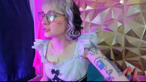 Snapshot of sweet_emmili chatting on 01-10-25, 03:16 emmili online show from 01-10-25, 03:16