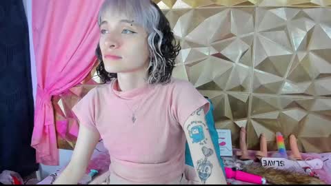 Snapshot of sweet_emmili chatting on 01-31-25, 12:18 emmili online show from 01-31-25, 12:18