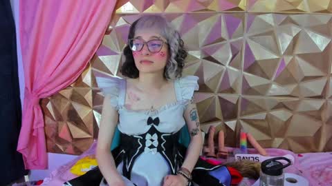 Snapshot of sweet_emmili chatting on 02-08-25, 03:10 emmili online show from 02-08-25, 03:10