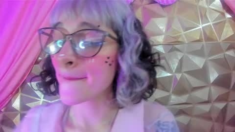 Snapshot of sweet_emmili chatting on 02-14-25, 06:19 emmili online show from 02-14-25, 06:19