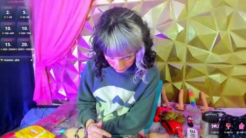 Snapshot of sweet_emmili chatting on 03-09-25, 03:16 emmili online show from 03-09-25, 03:16