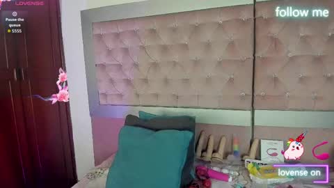  emmili  online show from 04-15-26, 12:34