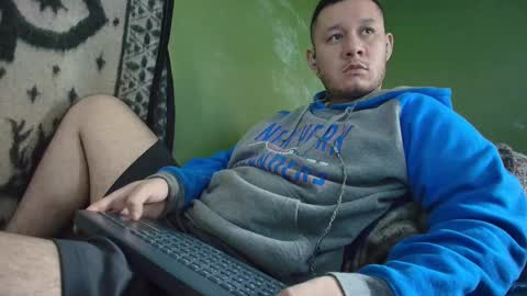 sweet_guy36 online show from 09-09-25, 04:50