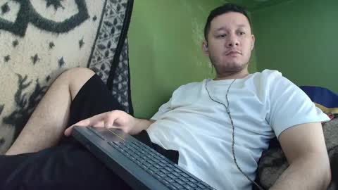 sweet_guy36 online show from 09-24-25, 03:48
